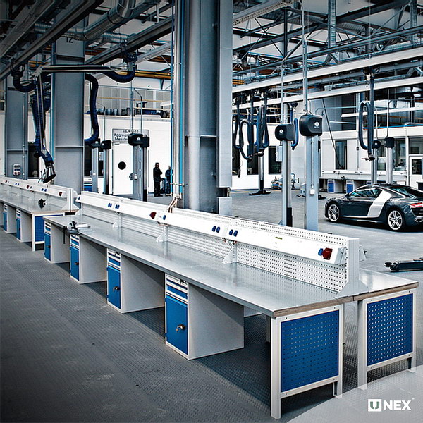 如何选购工作台工具柜